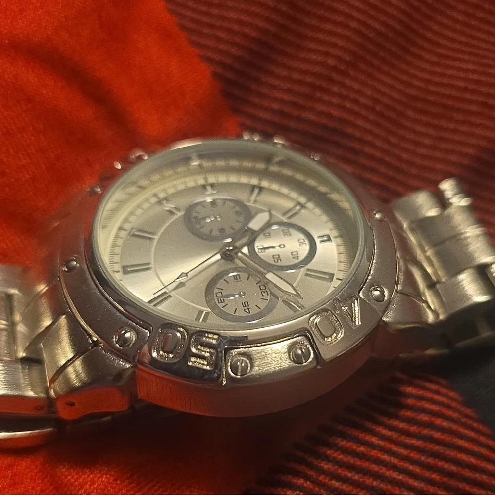 Great Northwest Clothing Company Men's Quartz 24-Hour Silver Dial Watch w/ Box